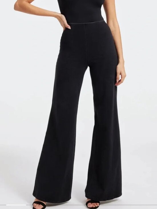 Good American Soft Sculpt Pull-On Flare Jeans Washed Black Stretch Denim Size 1